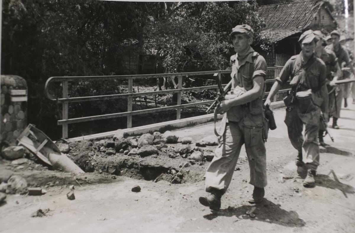 Dutch infantry in the Dutch East Indies in 1948. As Western powers were increasingly getting involved in irregular warfare, the post-World War II wars of decolonization provided the conditions for a resurgence of special operations forces. Photo Beeldbank NIMH