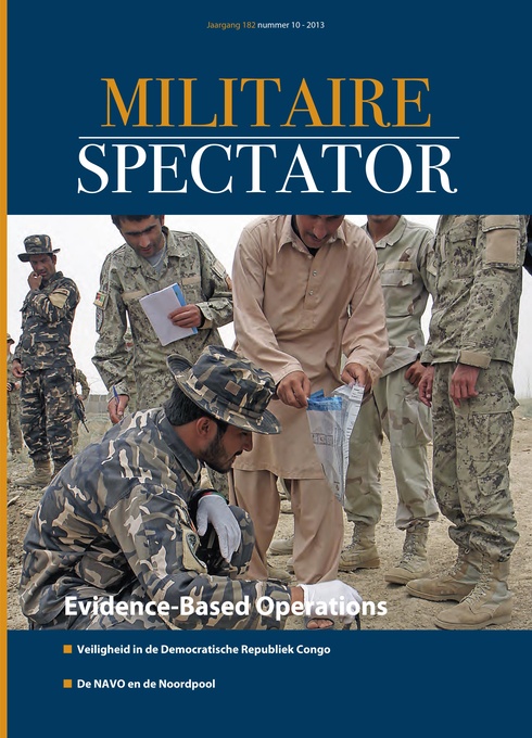 Militaire Spectator 10-2013 1 kopie.jpg