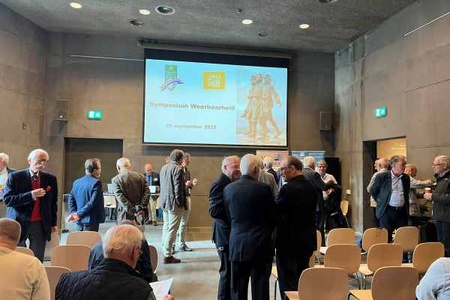 Foto Militaire Spectator